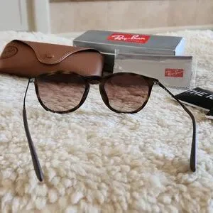NWT IOB Ray Ban Erika Havana Tortoise  Framed Women\'s Sunglasses ? Ray-Ban | Accessories | Nwt Iob Ray Ban Erika Havana  main image 4